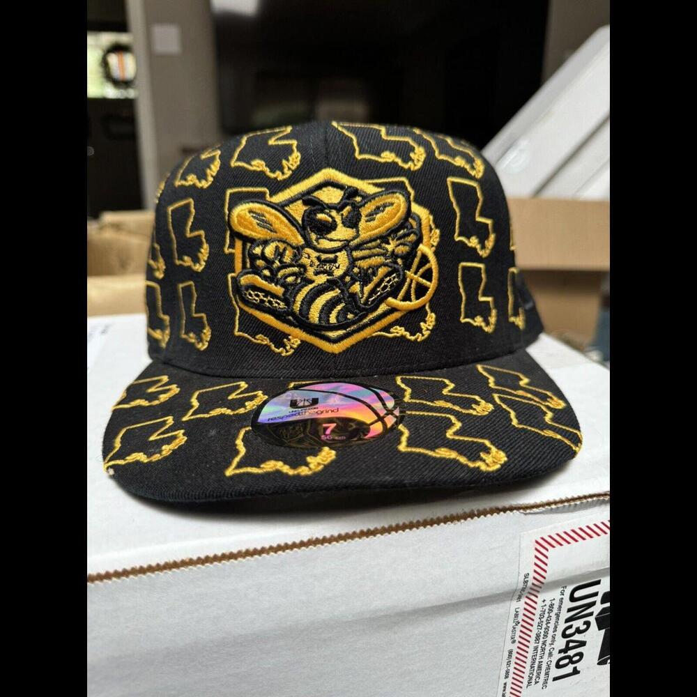 Rare New Orleans Hornets UNK Fitted Hat/Cap Size 7 NBA Black With Gold Trim